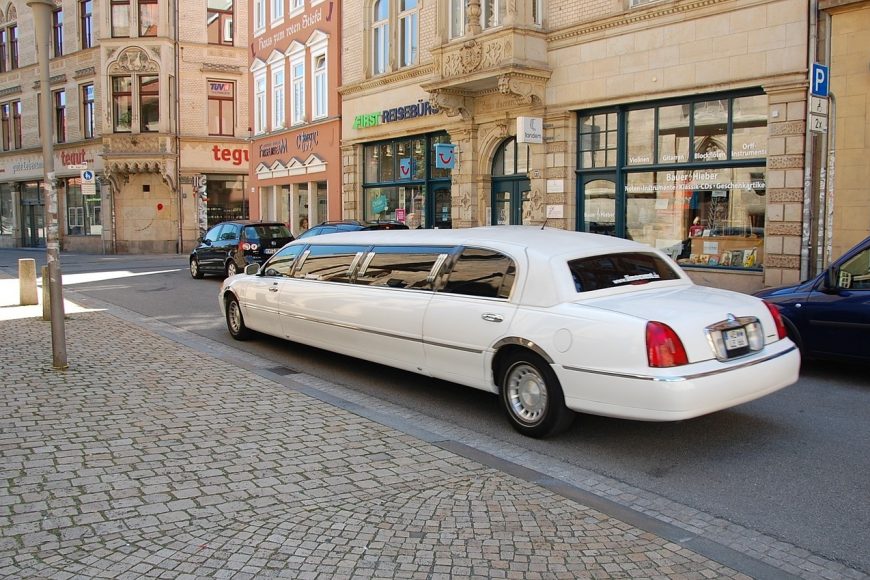 5 Reasons To Hire A Limo